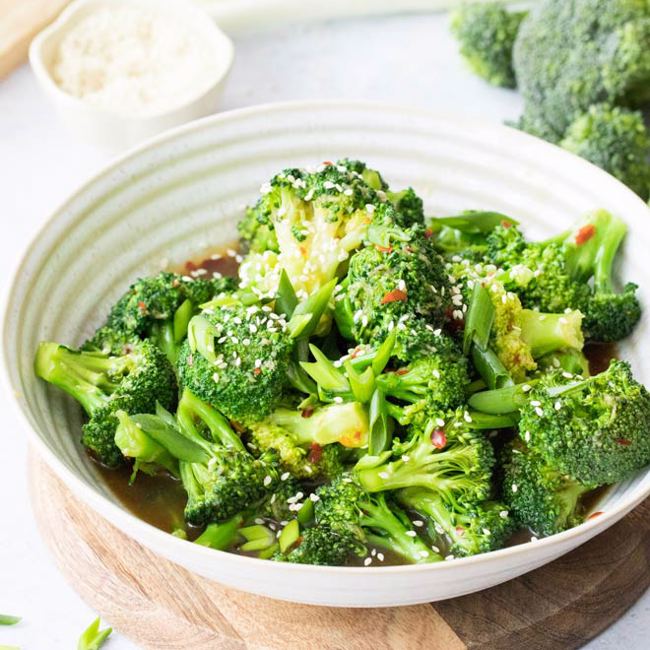 Broccoli With Garlic Sauce 