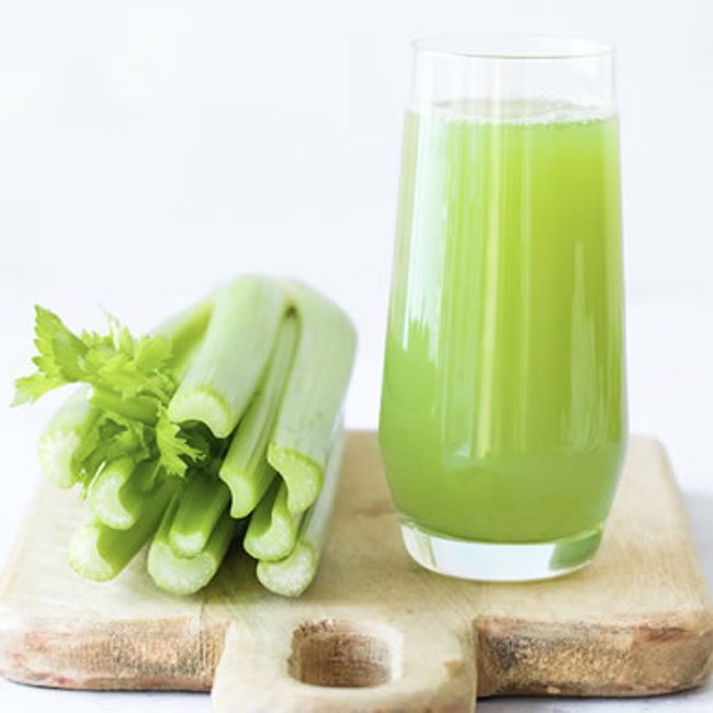 How Celery Juice Helps Migraines & Headaches
