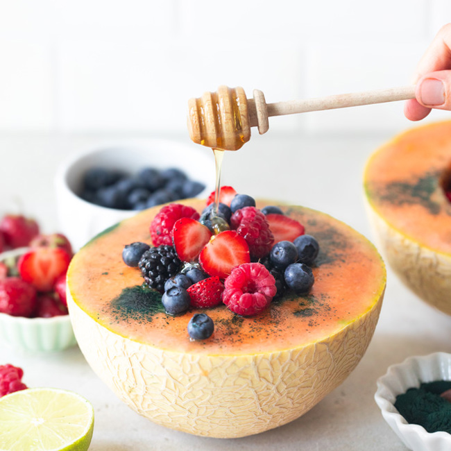 Cantaloupe With Spirulina & Berries