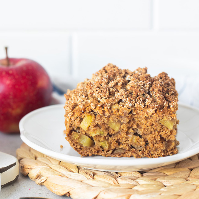 Fat-Free Apple Cinnamon Coffee Cake